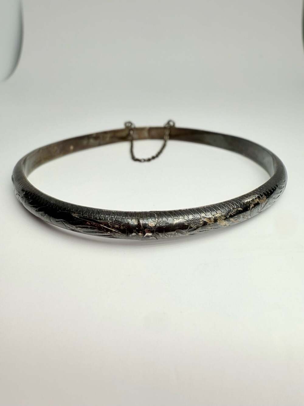 Vintage Sterling Silver 925 Etched flower Hinged Bangle Bracelet w Safety Chain
